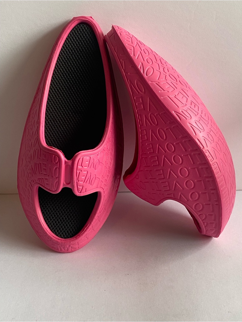 NWOT Wild Hot Pink Futuristic Space Age platform Foam slide love sandals W/6-7